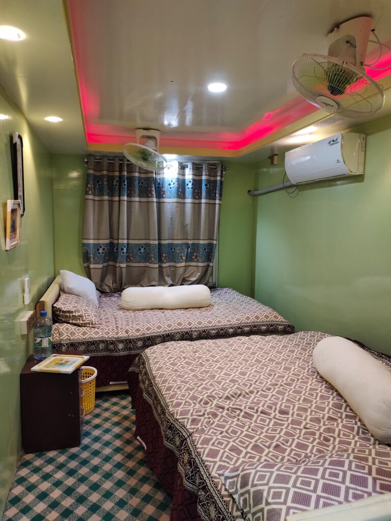 2 people Cabin